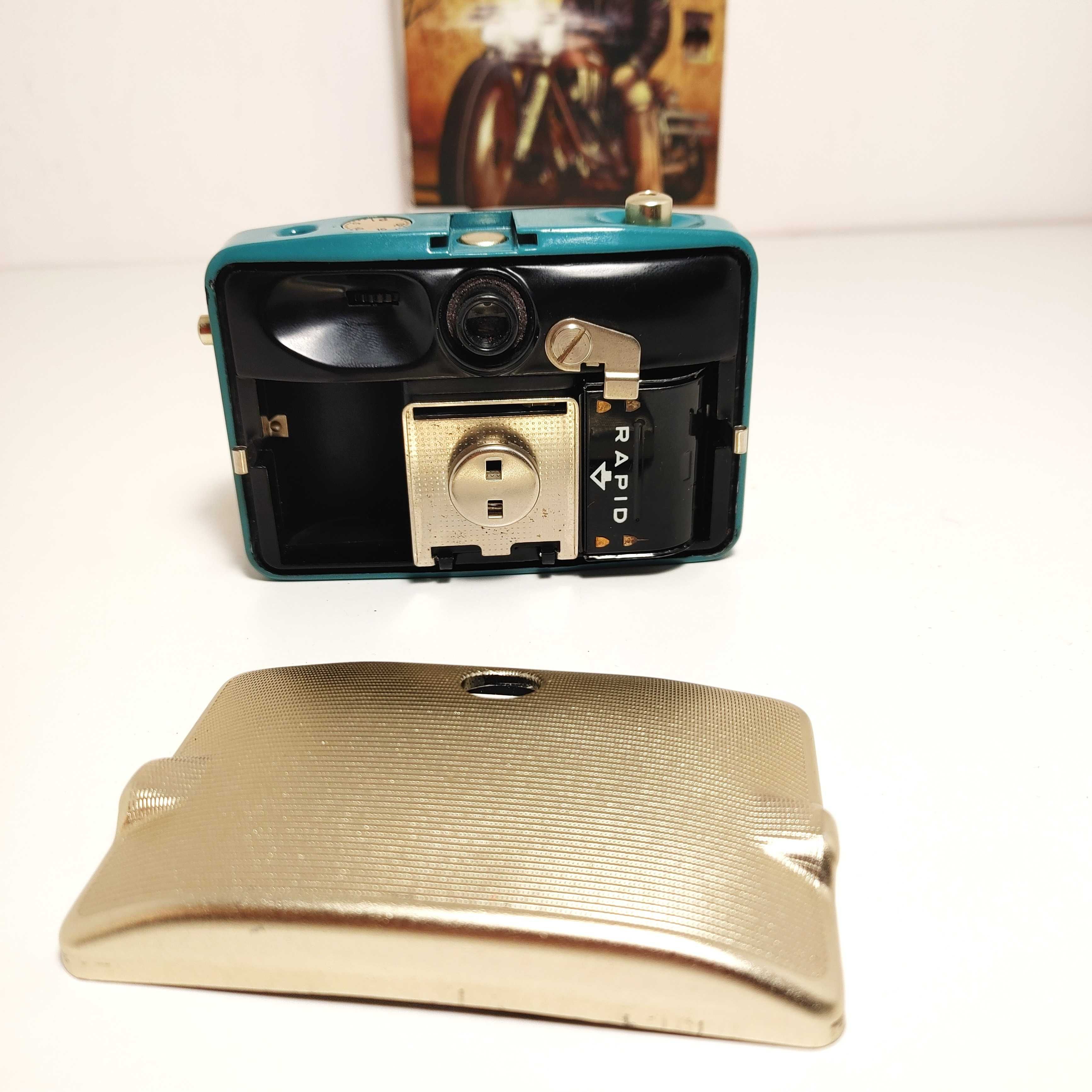 Analogowy aparat fotograficzny półklatkowy  Pentacon Penti II Praktica