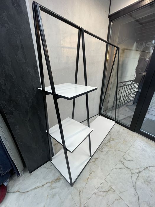 Стійка для одягу