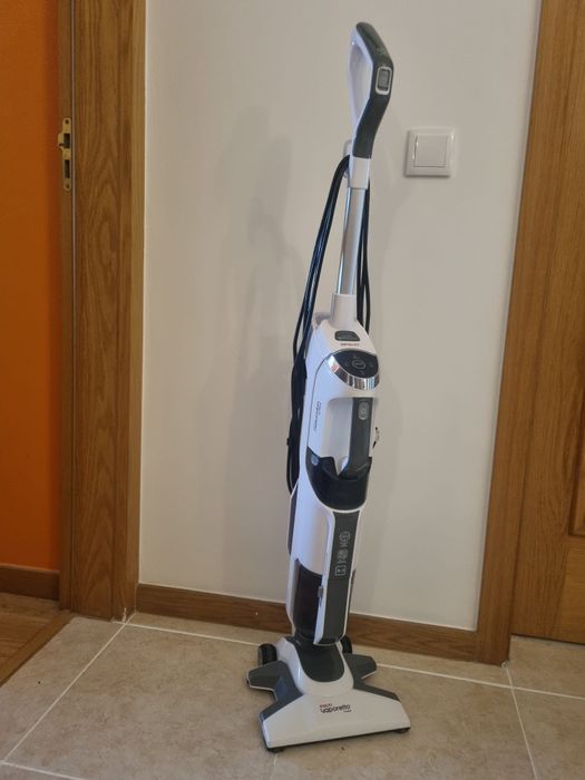 Maquina de limpeza/aspirador
Polti Vaporetto e cleam.

Máquina semi n