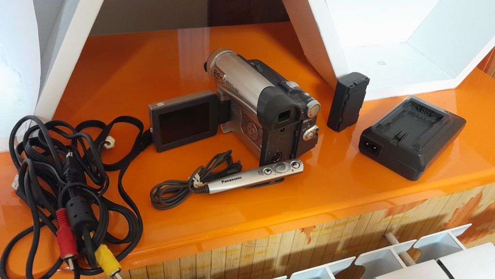 Відеокамера Panasonic  NV-GS11