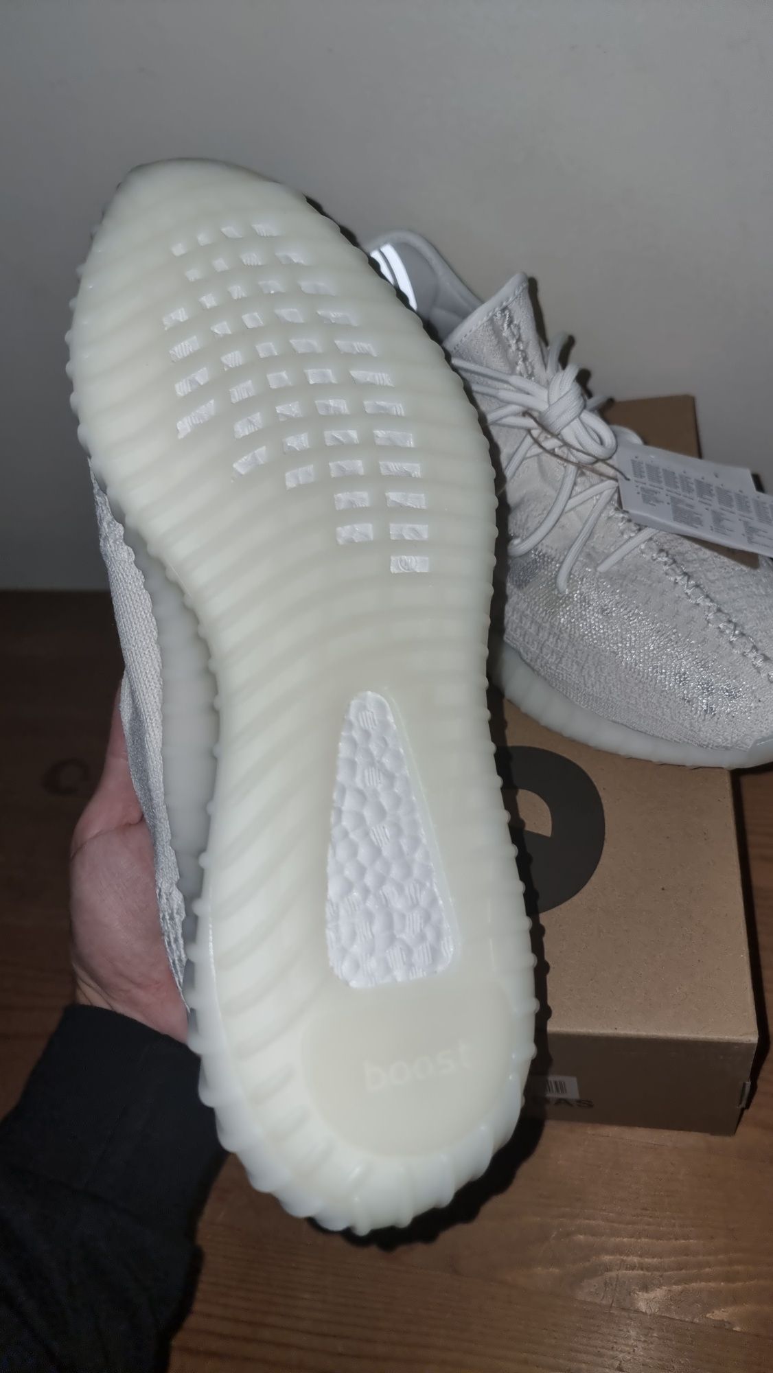 Yeezy 350 V2 Bone