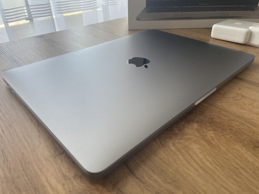 Laptop MacBook Pro 13” M1 512GB Touch Bar