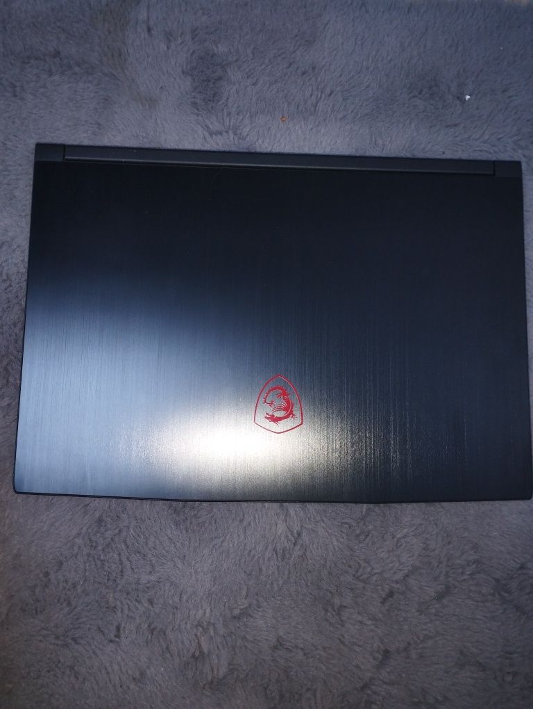 Laptop gamingowy GF63