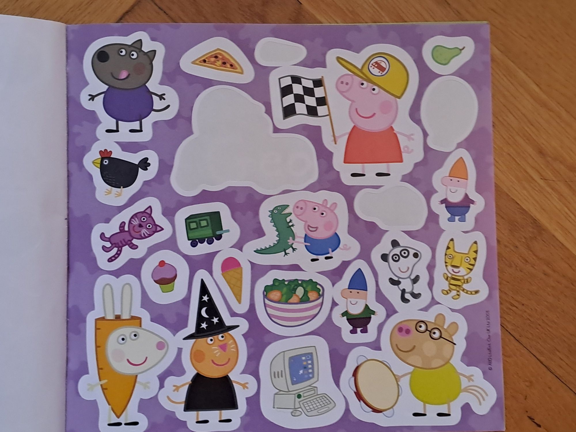 Książeczki Świnka Peppa +płytą DVD z 10 bajkami i naklejkami