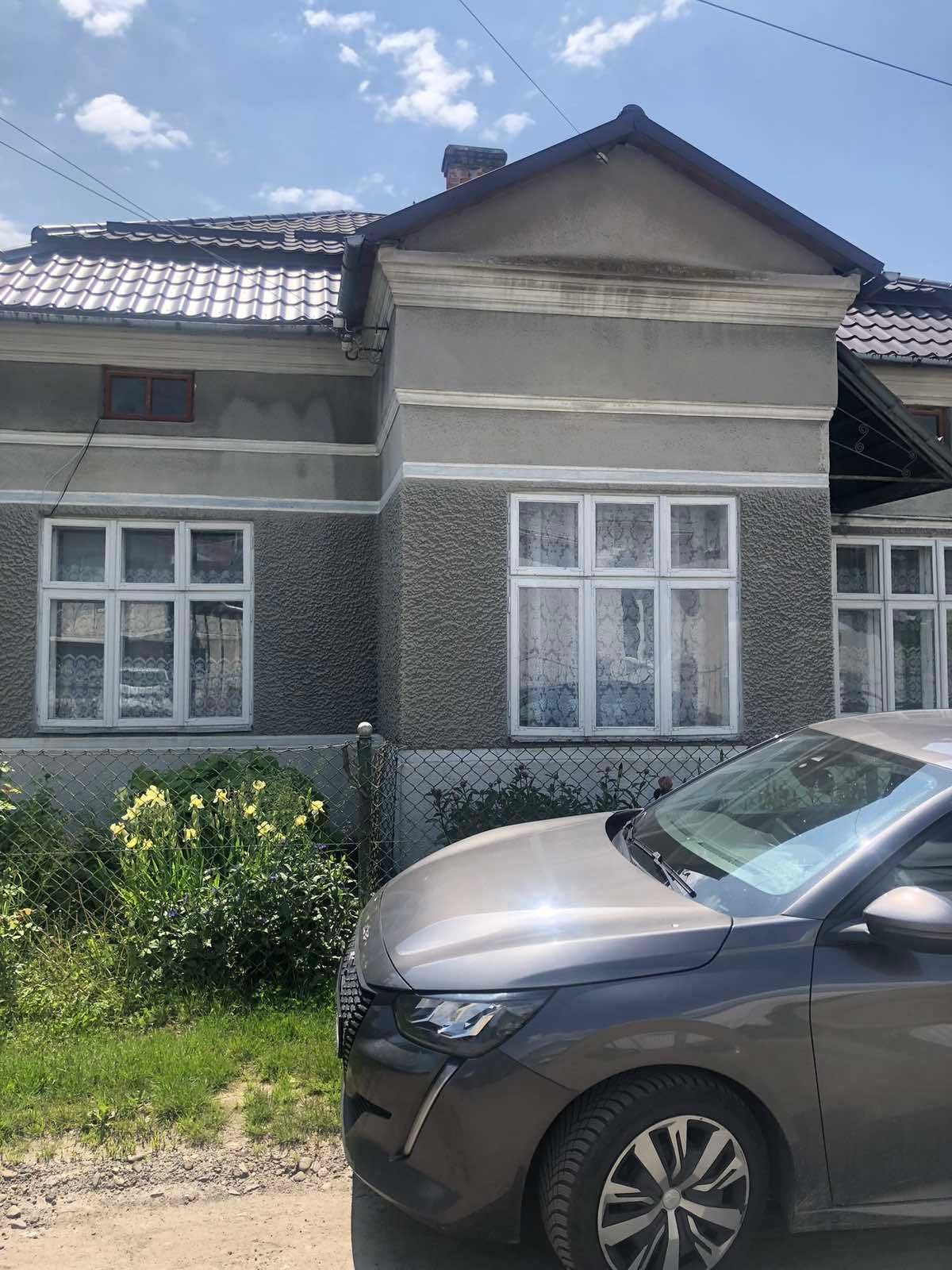 Продається будинок з господарськими будівлями у м.Рогатин
