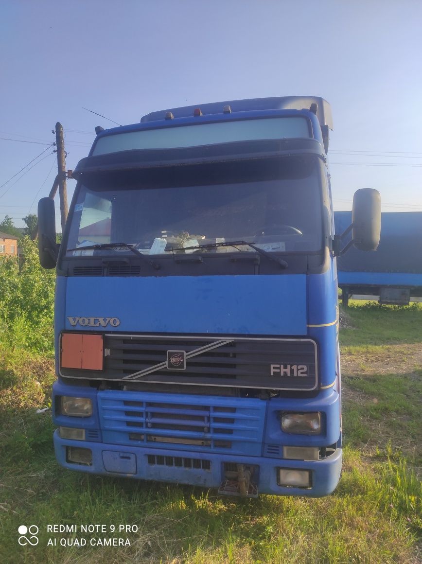 Продам автомобіль Вольво частково розкороче можливий обмін на трактор