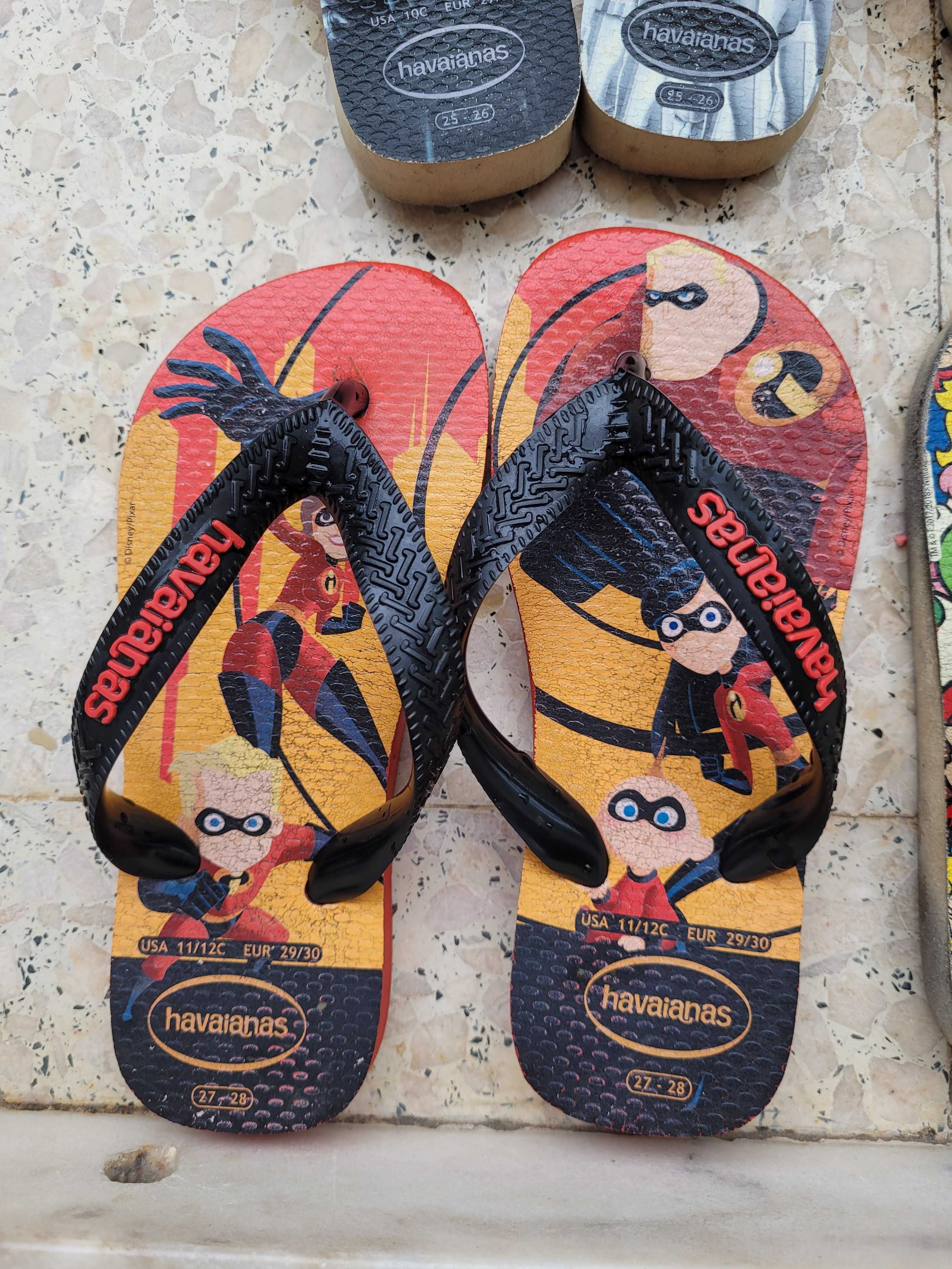 Havaianas e Crocs de criança