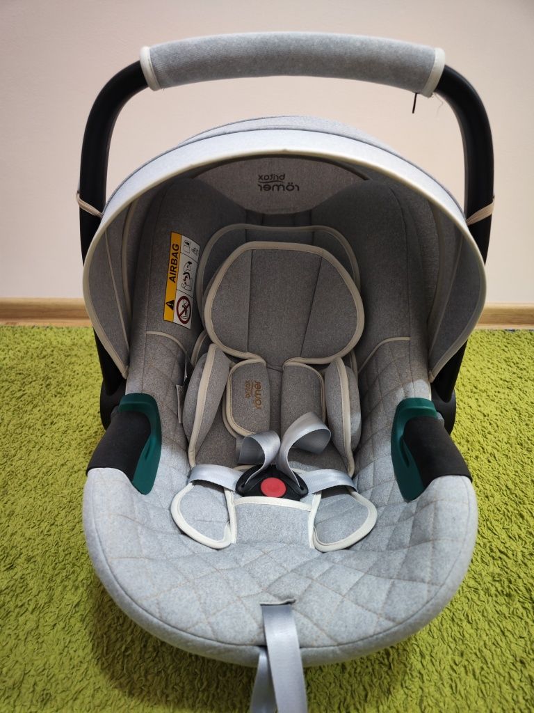 Fotelik samochodowy Britax Römer Baby Safe 3 i-Size Nordic Grey