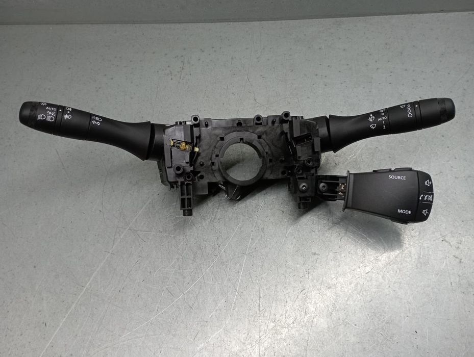 Conjunto / manetes de luzes e limpa vidros DACIA Logan III