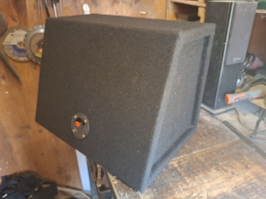 Короб для сабвуфера 12 дюймів фазоінверторний