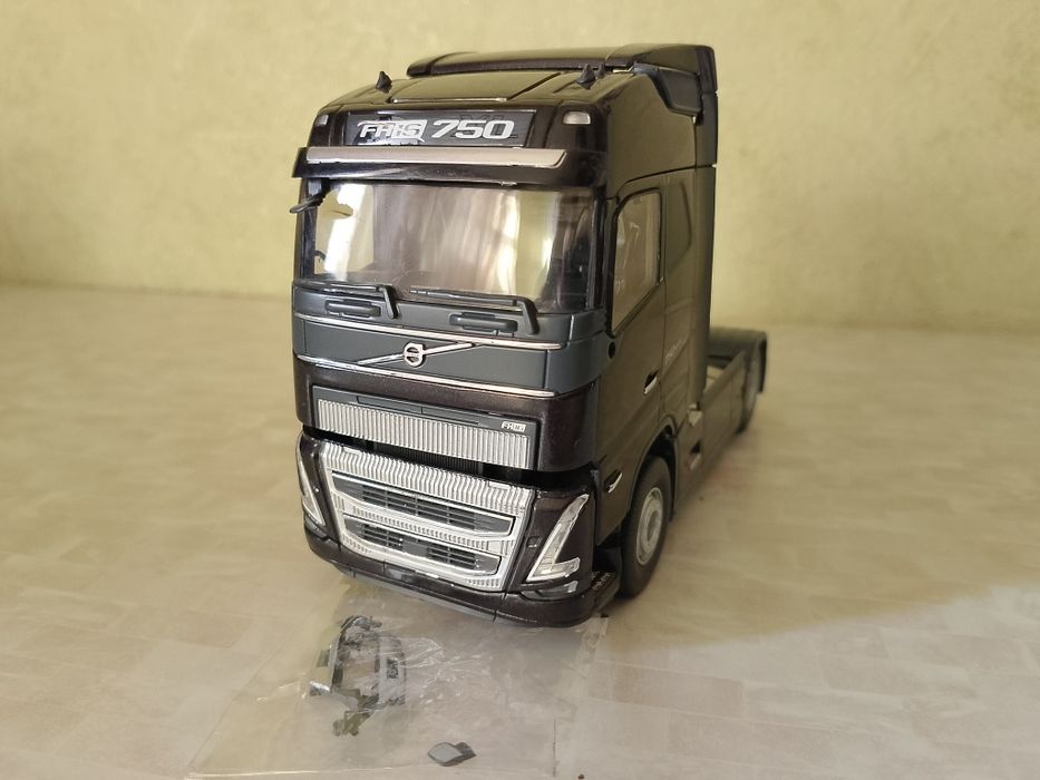 Eligor   1 / 4 3 .