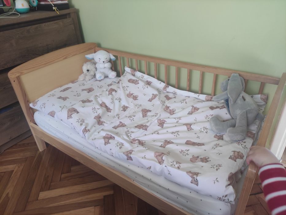 Łóżeczko dostawne na kółkach - wygodne i praktyczne !