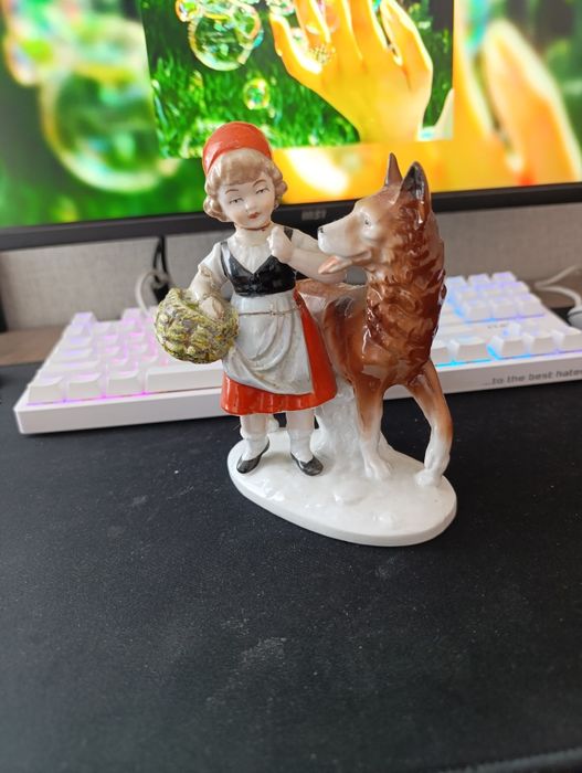 Статуэтка красная шапочка и серый волк фарфор германия grafenthal