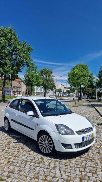 Ford Fiesta Van Diesel – Muito Bem Estimado