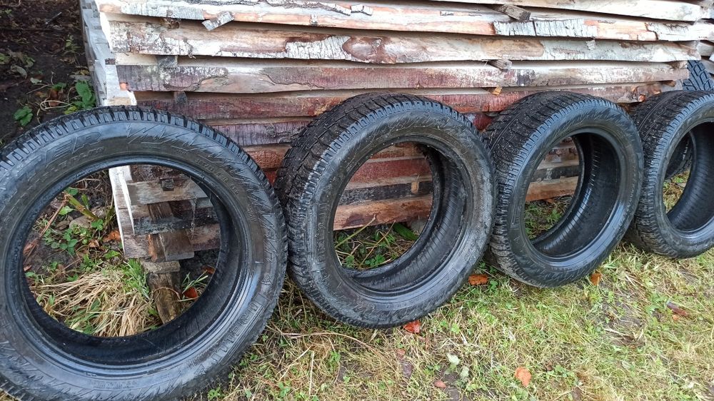 Зимня резина Pirelli 205/55 R16 в хорошому стані