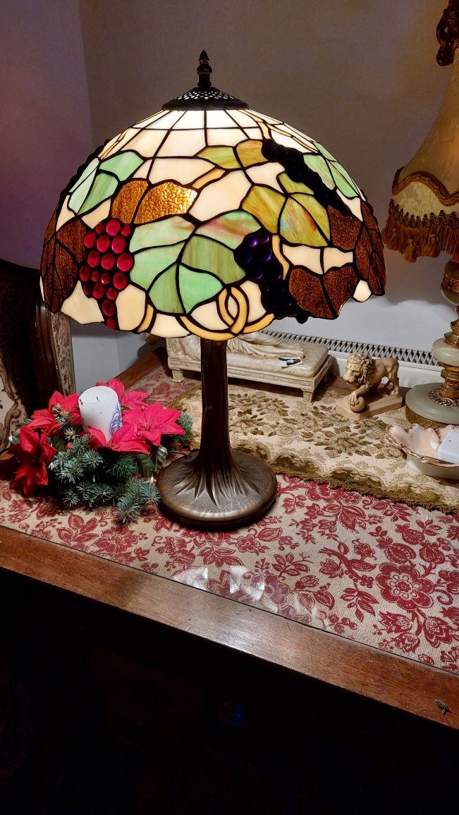 Lampa stojąca stołowa z witrazowym abażurem