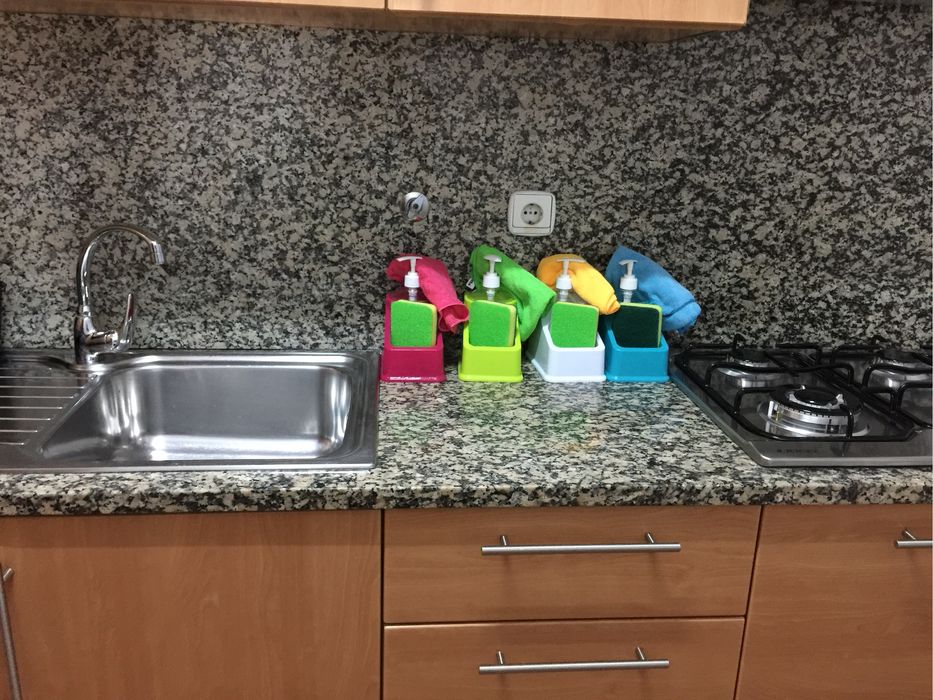 Quarto em GAIA À ESTAÇÃO D jOÃO II