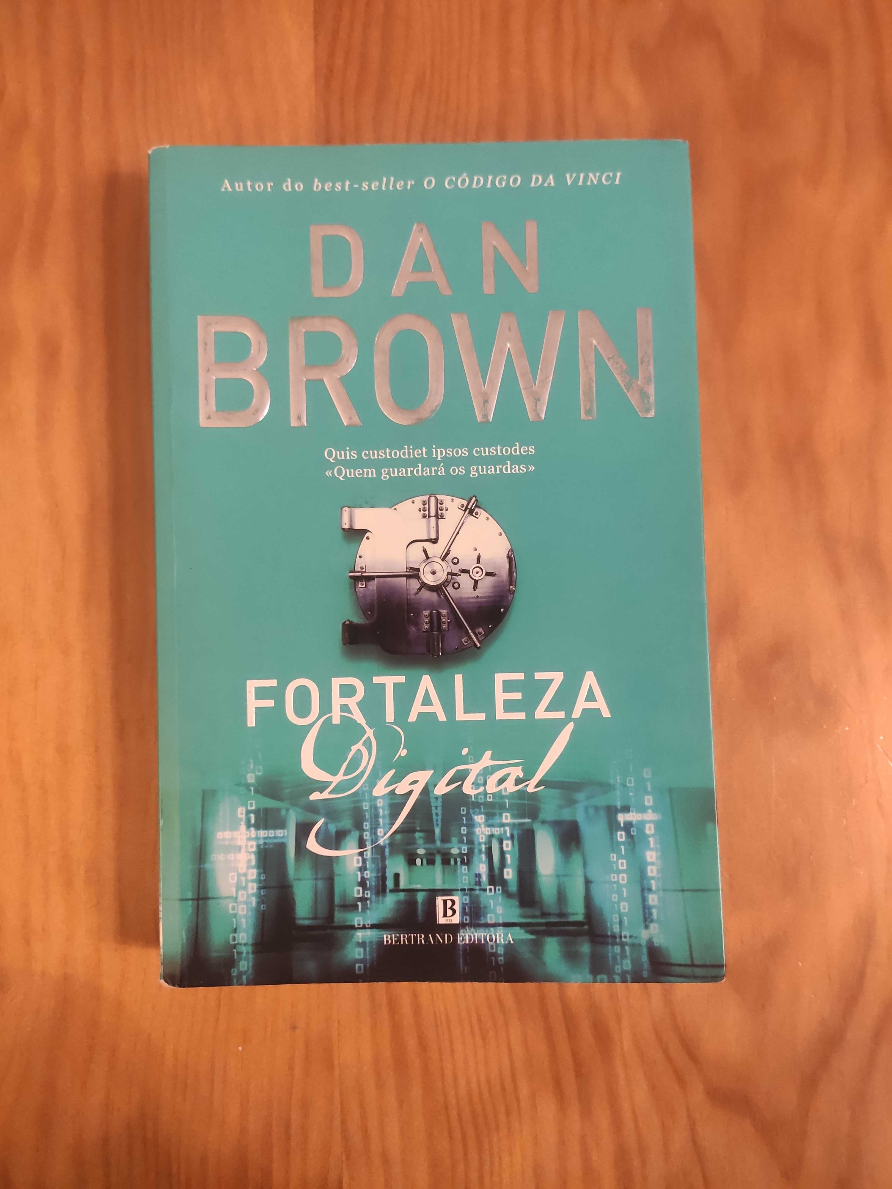 Livro "Fortaleza Digital" de Dan Brown - COMO NOVO!