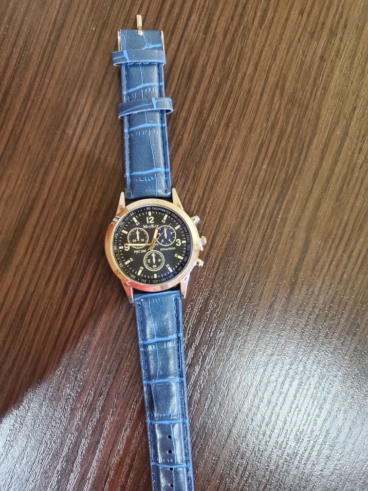 Класичний чоловічий годинник Mcy Kcy з синім ремінцем
