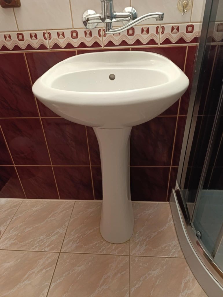 Umywalka na nodze