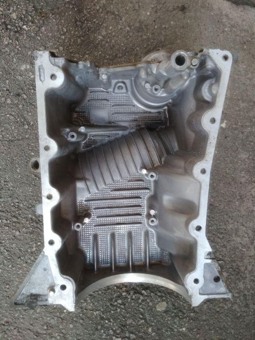 Масляный поддон двигатель 1NRFE Toyota Yaris/Auris 12101-47061