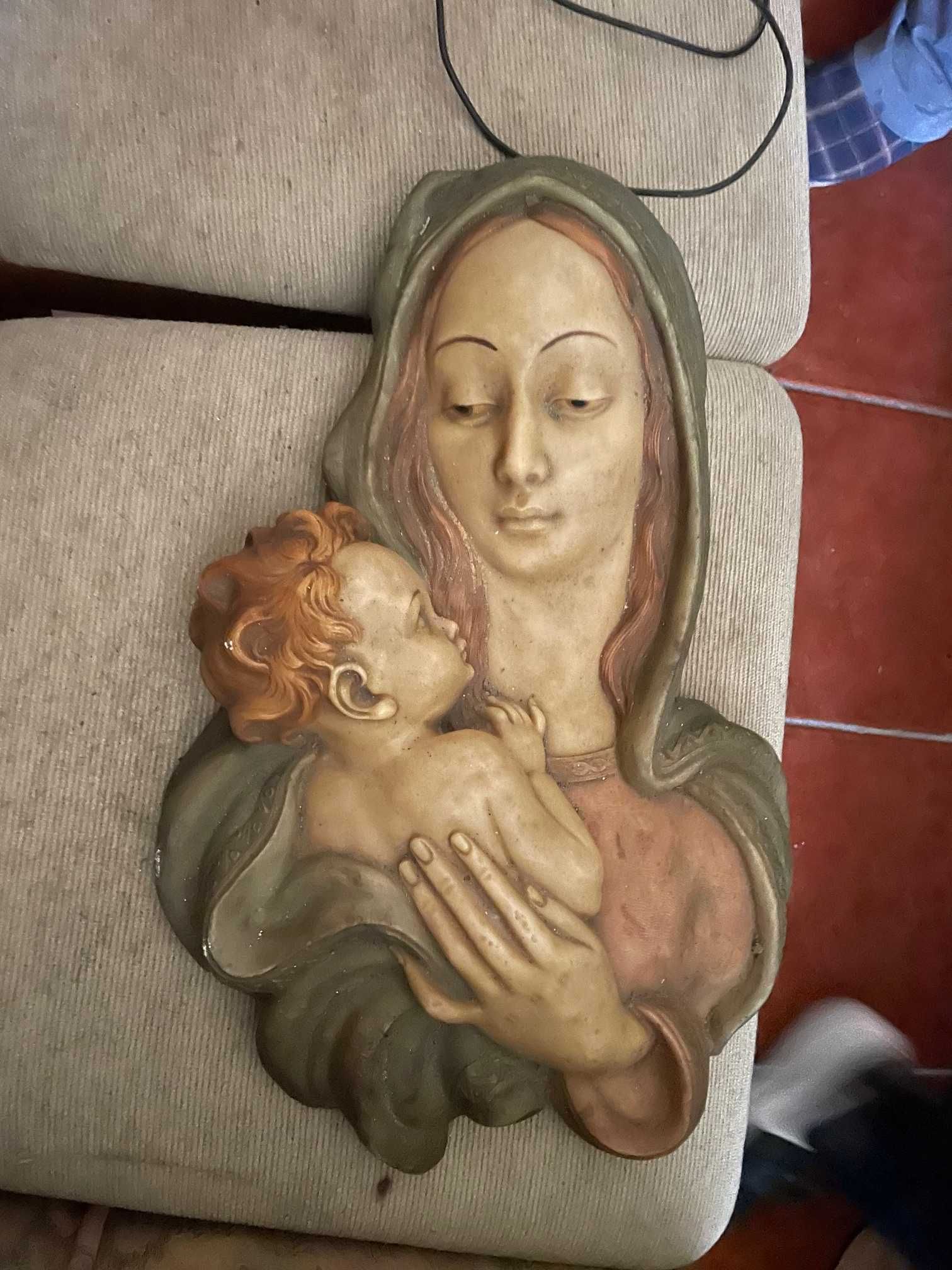 imagem grande religiosa de senhora com menino