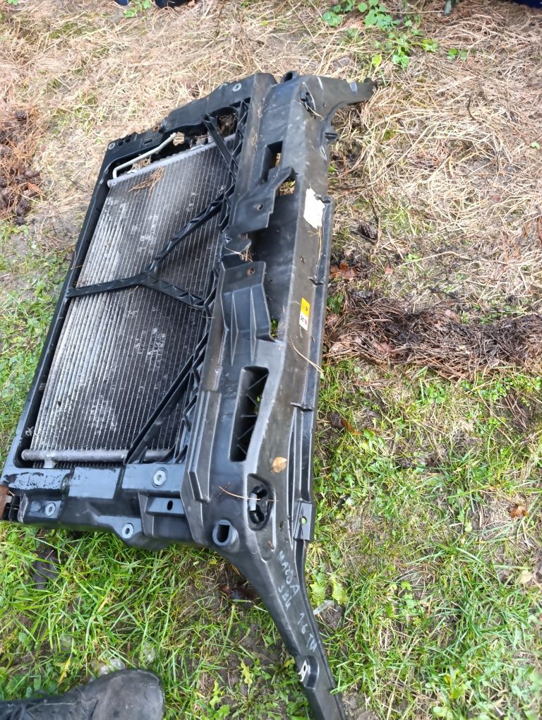 Przód przedni pas chłodnice mazda 3bk