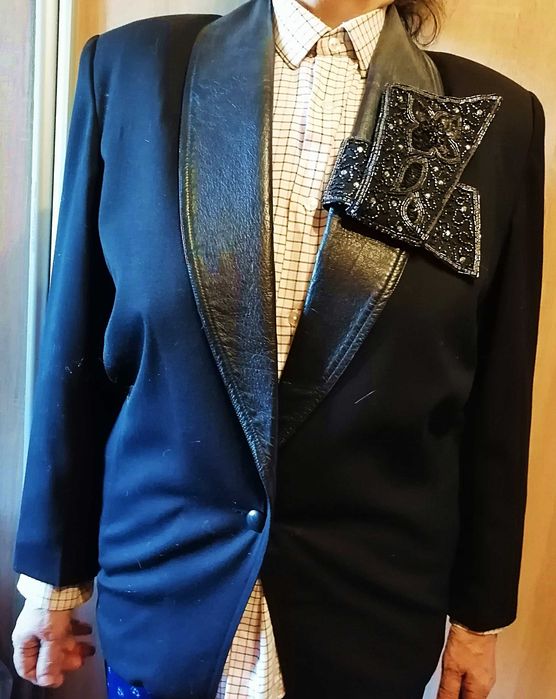 женский черный пиджак из натуральная шерсти и кожи, размер 40