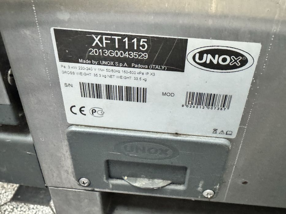 Profesjonalny piec konwekcyjny UNOX, model XFT 115 EL Stefania