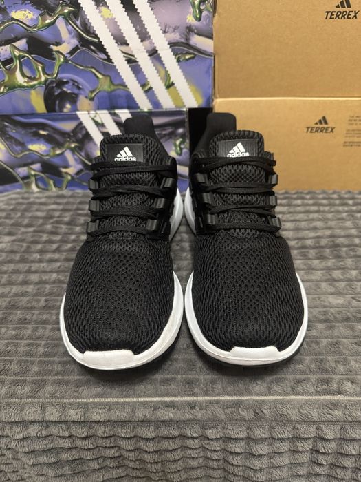 Оригінальні кросівки для бігу Adidas UltimaShow 39(24,5см)