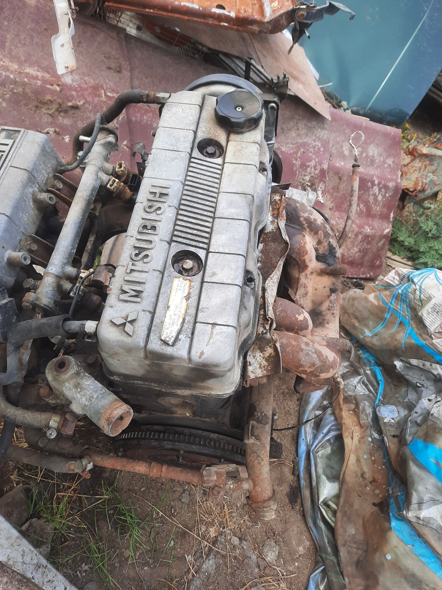 Двигатель  MITSUBISHI 4g63