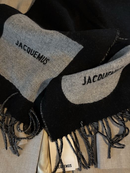 Super szalik Jacquemus