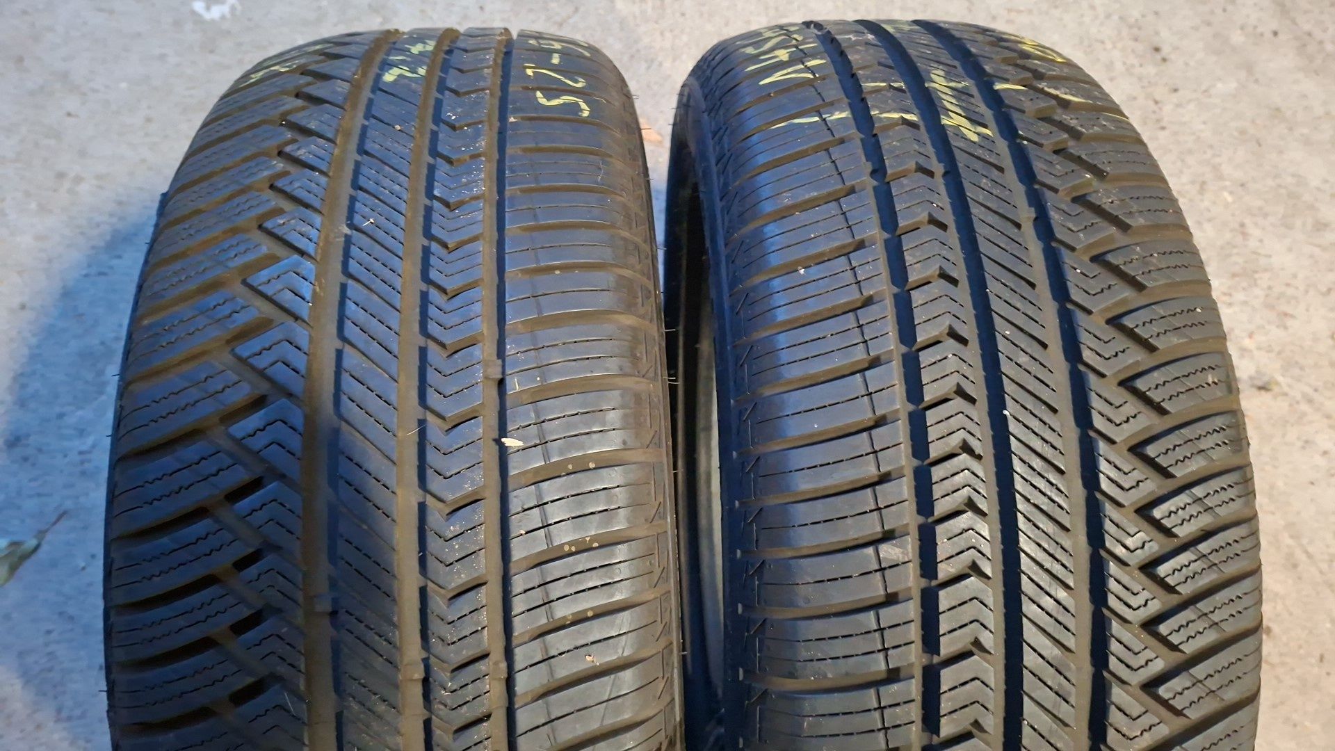 225 55r17 2szt wielosezonowe Sailun 4seasons pro jak nowe