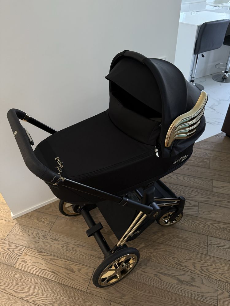 Продам Cybex e-Priam Jeremy Scott Wings 4.0