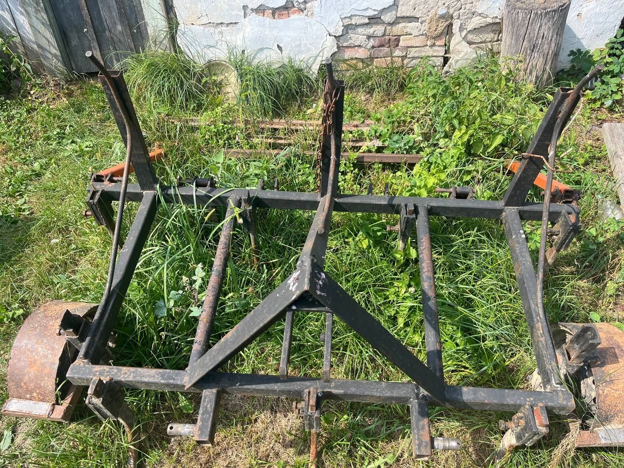 Продам трактор Т-25 з плугом Бомет 2,25 та культиватором