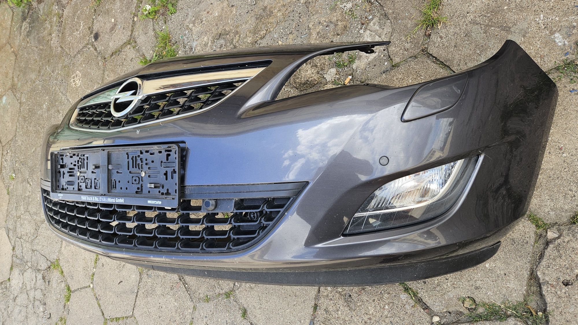 Zderzak przód przedni z177 opel astra j IV 4 czujniki pdc spryskiwacze