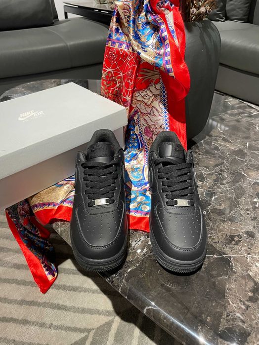 Buty Trampki Nike Air Force 1 Low Black R.37.5