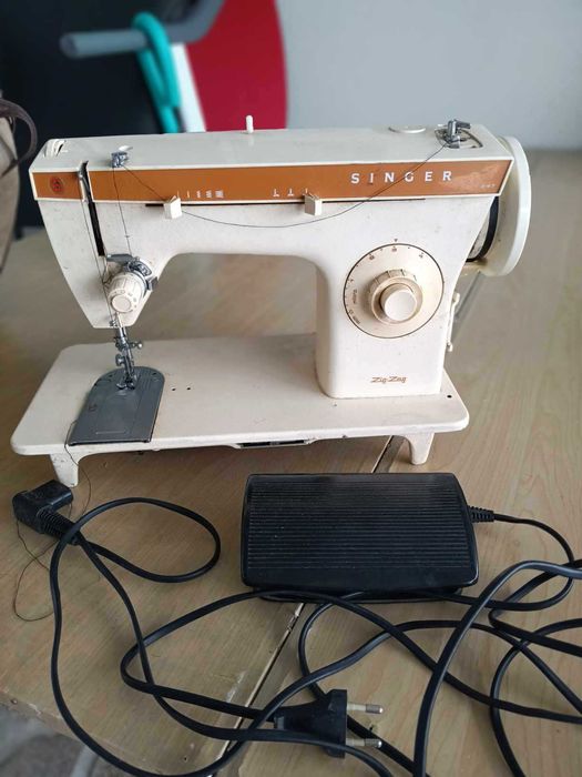 Máquina de costura singer