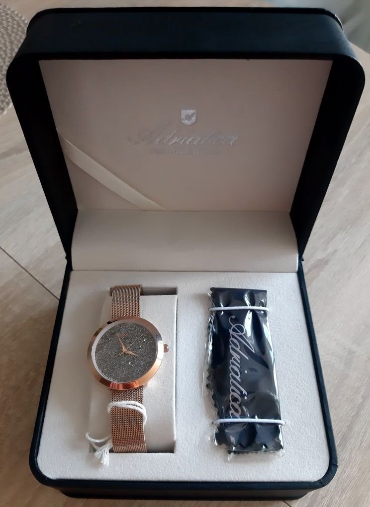 Damski zegarek szwajcarskiej marki Adriatica A3787.9113Q