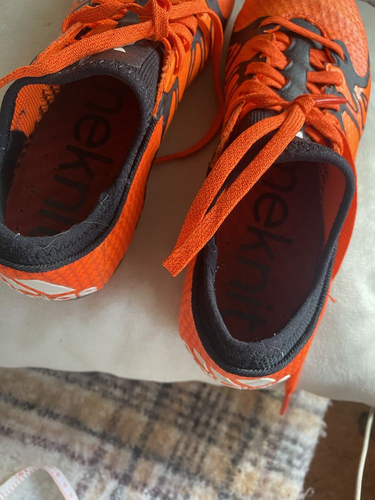 Кросовки адидас adidas оранжевые с черным размер 39