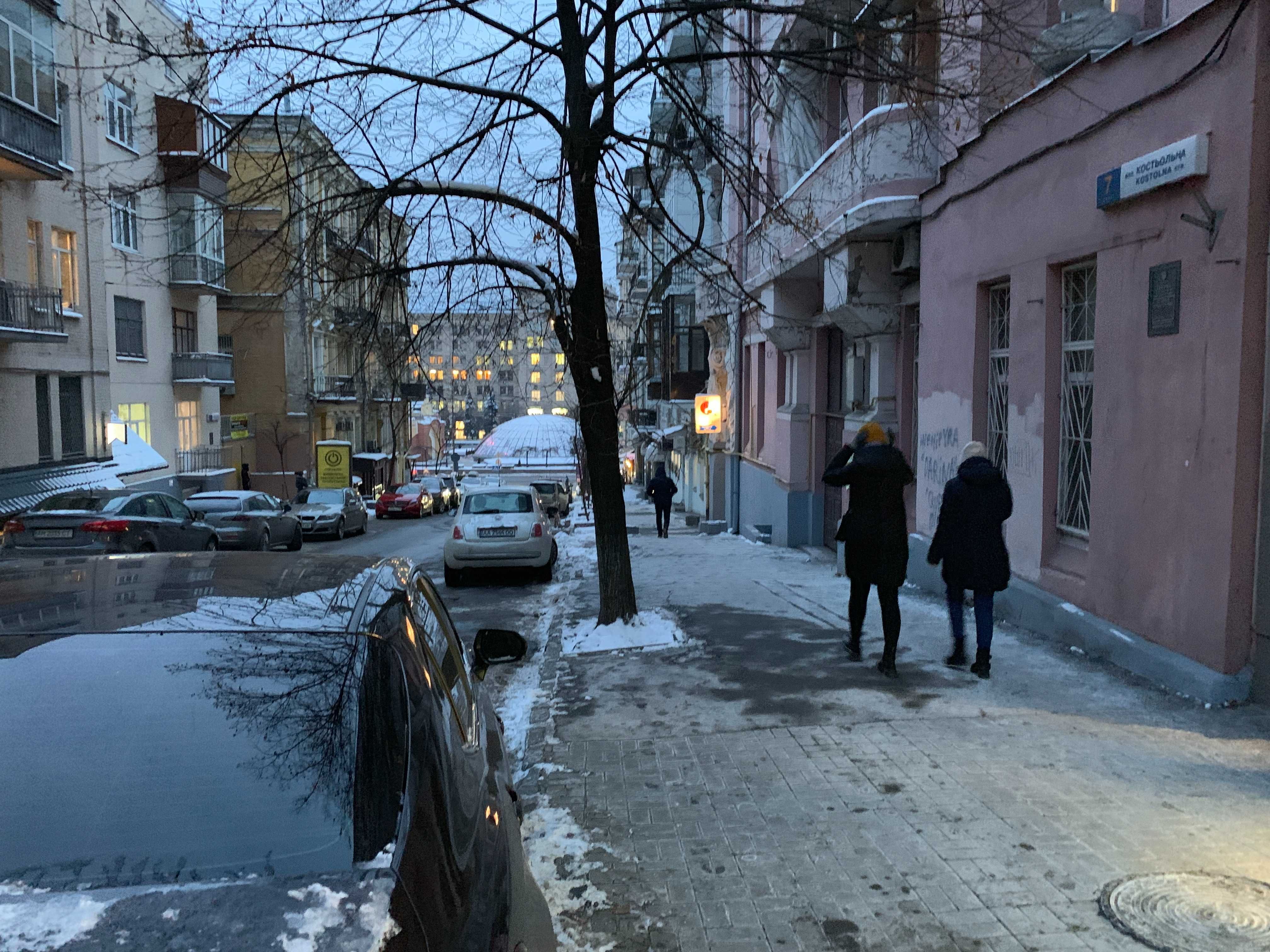 Фасадне приміщення біля Майдану Незалежності