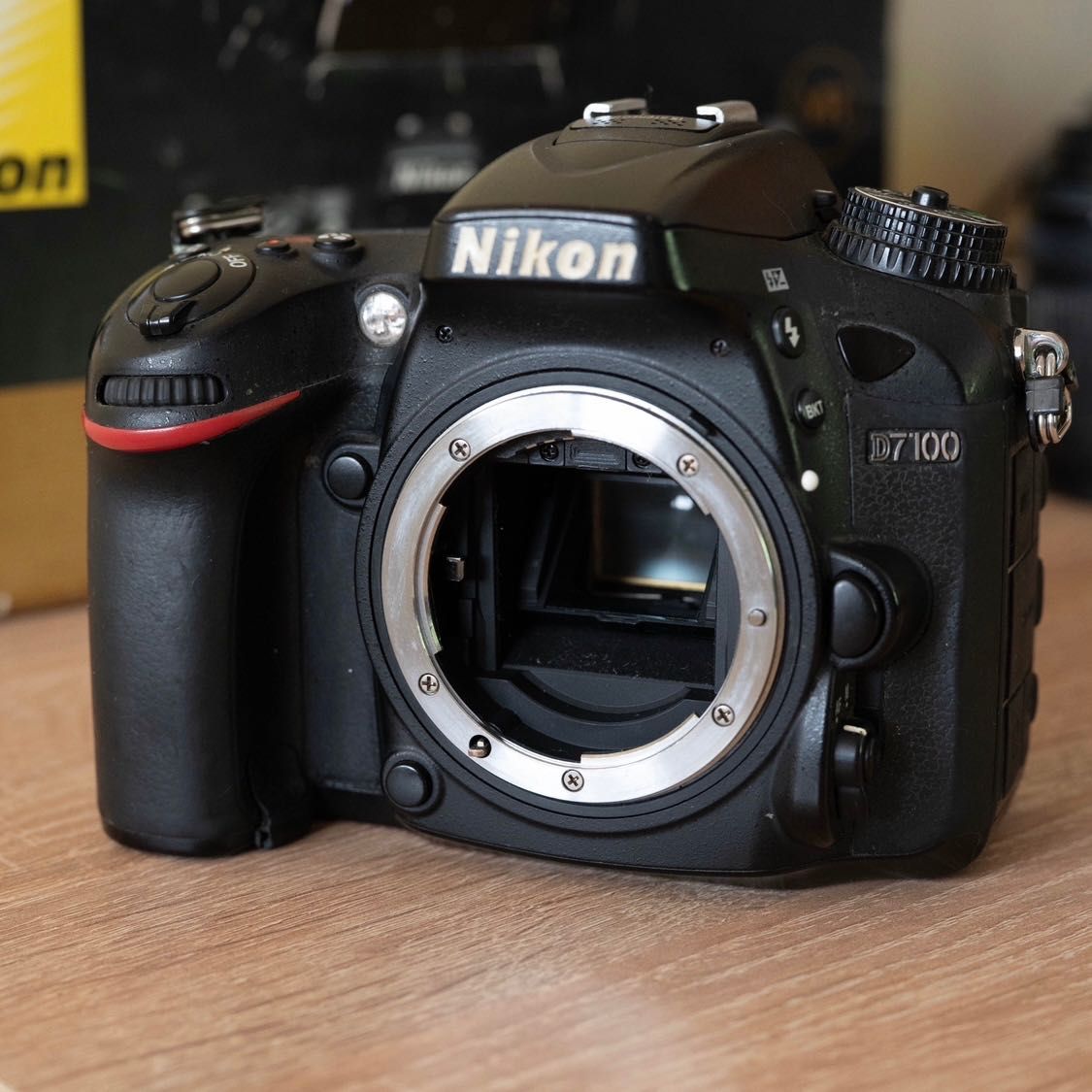 Nikon D7100 + об'єктив 18-105mm VR
