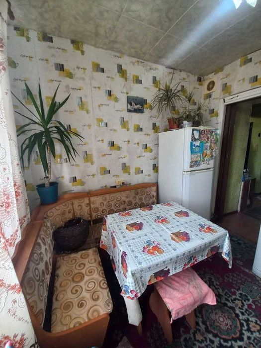 Продається  2-кімнатна квартира