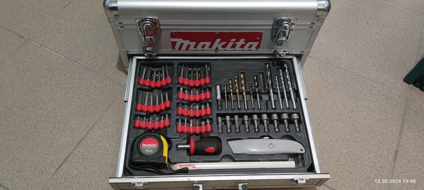 MAKITA.   Walizka aluminiowa do akumulatorów wiertarko-wkrętarka