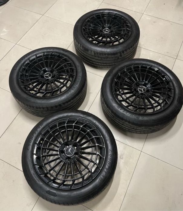 Продам колеса в сборі р 20 5 112 шини 255/45 в новому стані