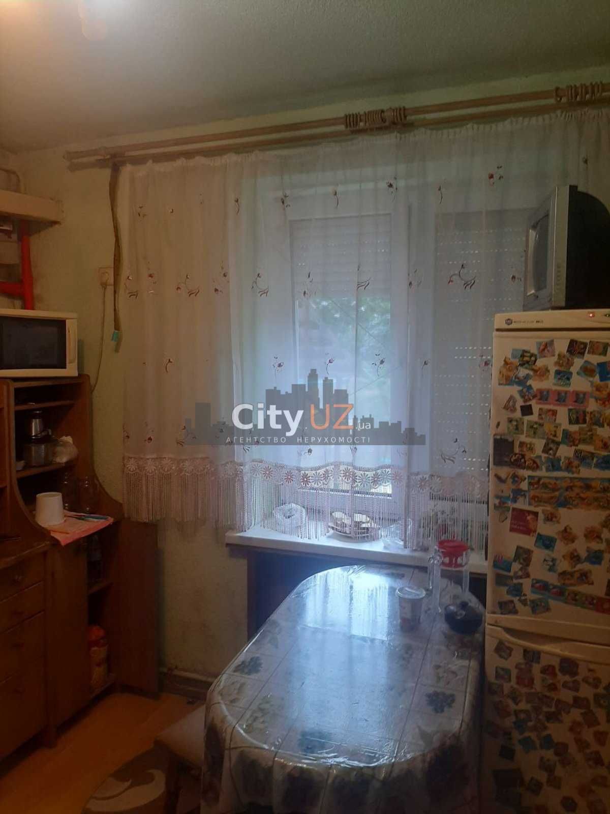 Продається квартира у Хусті
