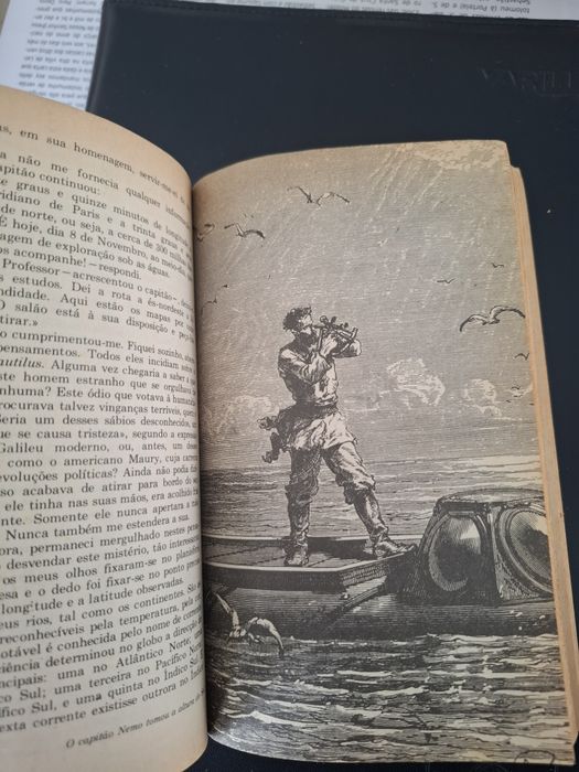 Livro 10 Mil Léguas Submarinas