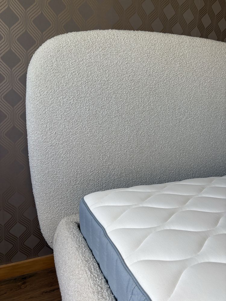 Conjunto cama LaRedoute + colchão IKEA