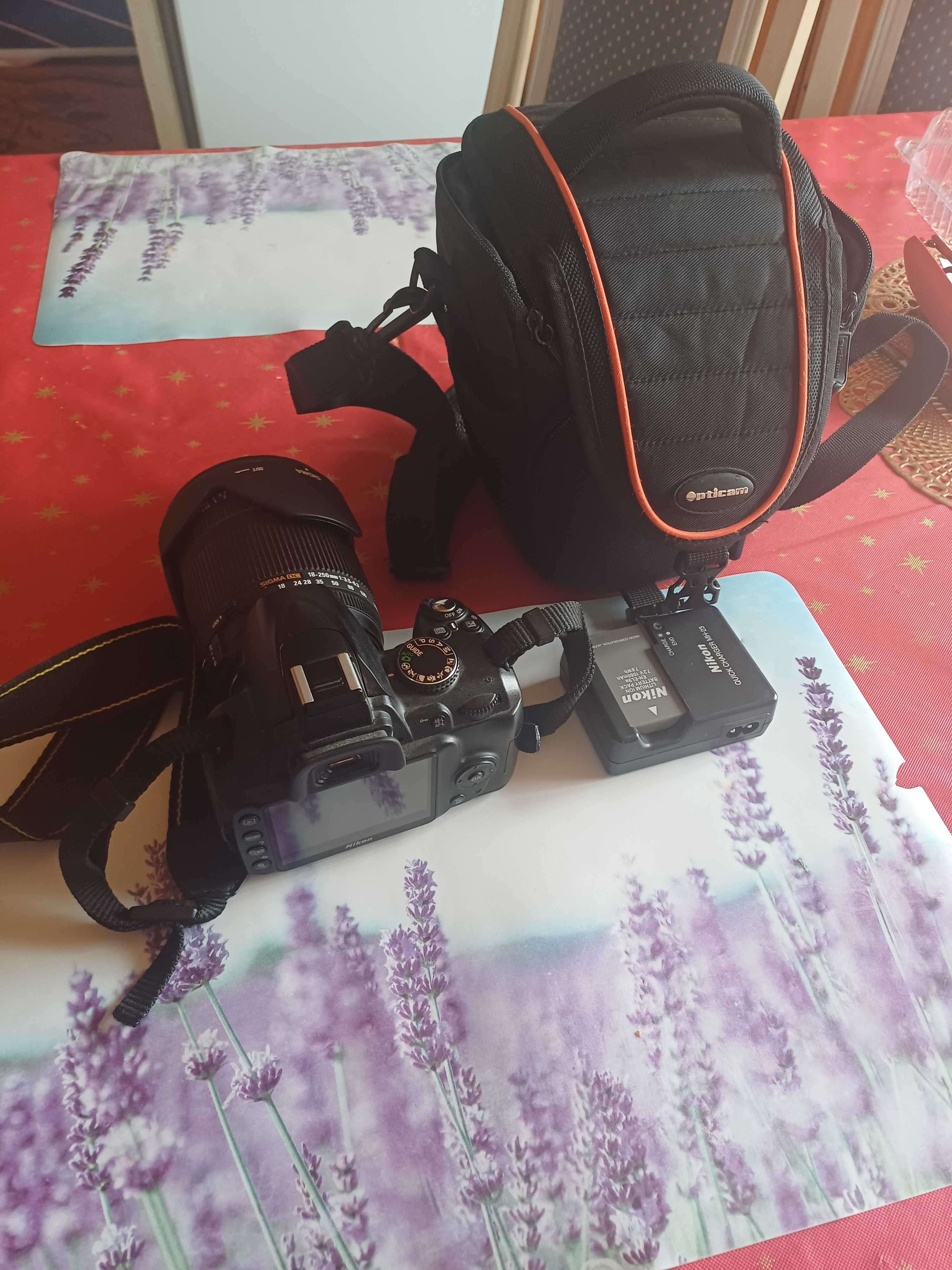 Aparat Nicon D3000