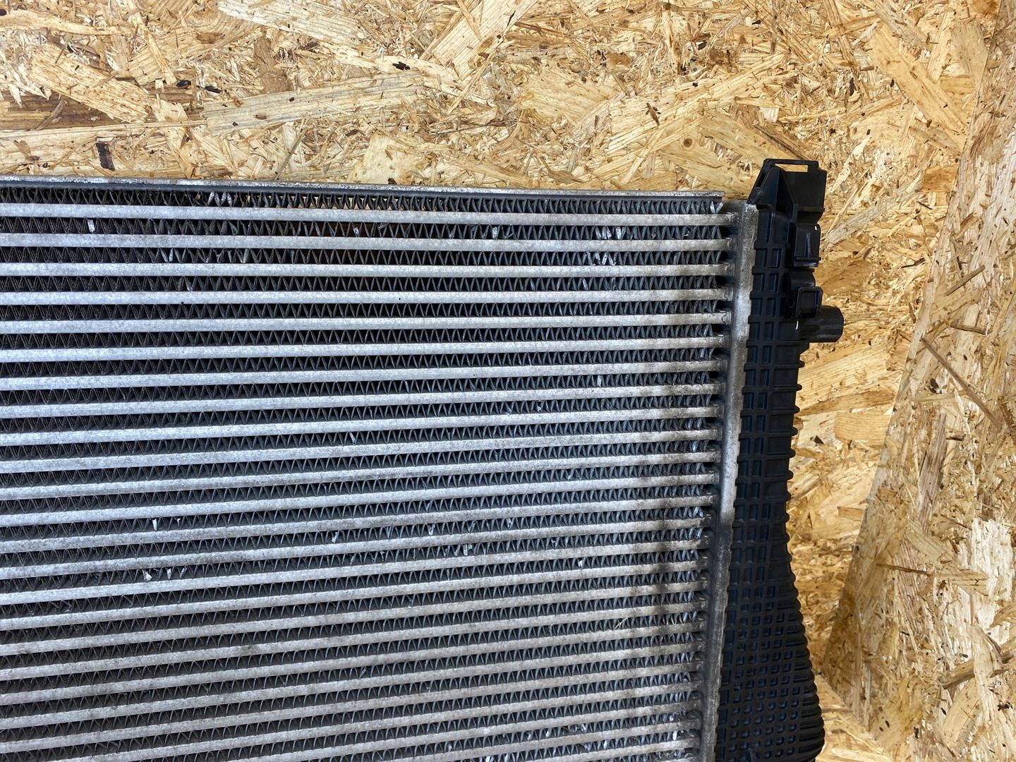 Chłodnica Powietrza Intercooler Audi TT 8S 2.0 Tfsi 5Q0145803N 2014-